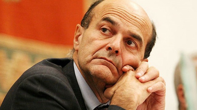 Premierul din Italia, Pier Luigi Bersani, liderul coalitiei de centru-stanga, a renuntat la sarcina formarii Guvernului in contextul in care nu a reusit sa formeze o majoritate in Parlament