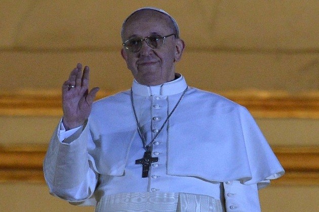 Papa Francisc I a postat primul mesaj pe contul papal de Twitter: „Habemus Papam Franciscum”