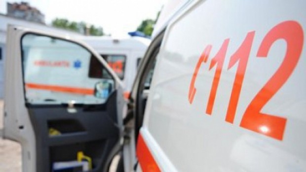 Unsprezece persoane au fost ranite, vineri dimineata (12.07.2013), pe Autostrada Bucuresti – Pitesti, dupa ce microbuzul in care se aflau a iesit de pe carosabil si s-a rasturnat intr-un sant