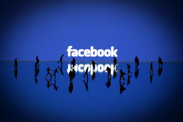 Facebook lanseaza aplicatia de chat sub pseudonim Rooms